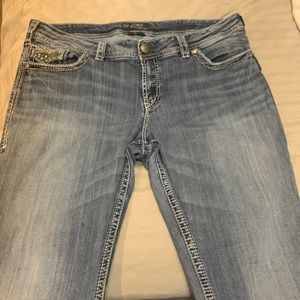 EUC Silver jean co. Size 18 jeans